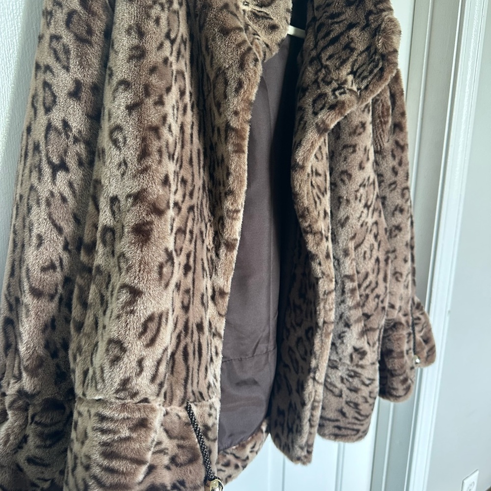Leopard Print Faux Fur Coat - Picture 5 of 9